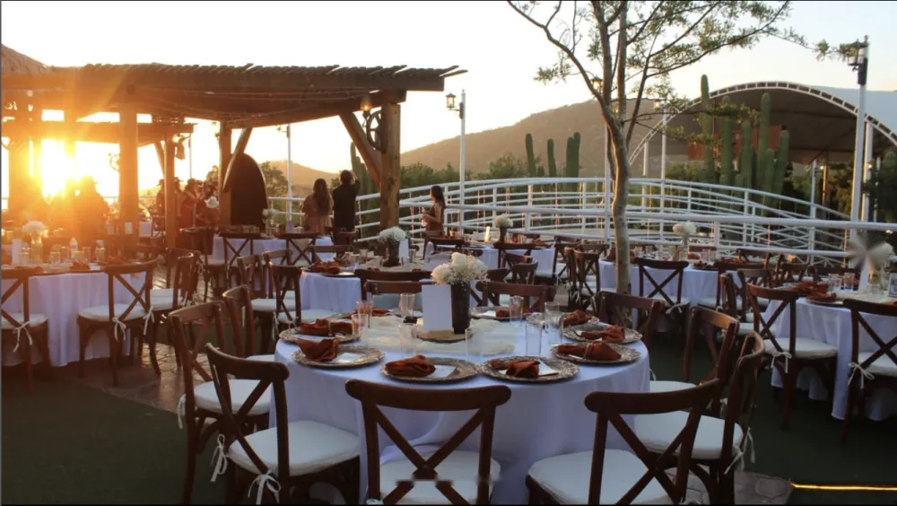 Rancho McCoy: Mesas, montaje y atardeceres para eventos